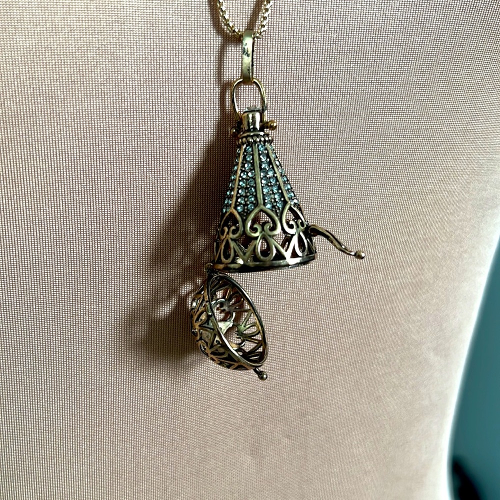 Cage pendant locket necklace - Picture 3 of 3